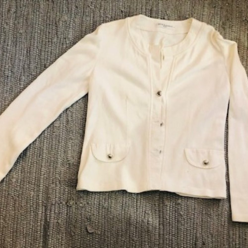 Versatile Amina Rubinacci white Sweater/Jacket gently worn Size 44